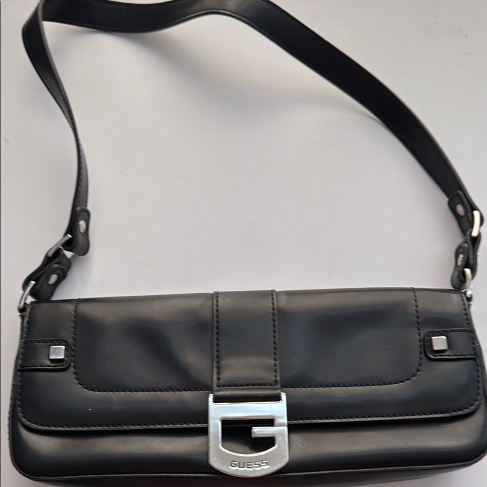 Y2K style GUESS Black Shoulder Bag